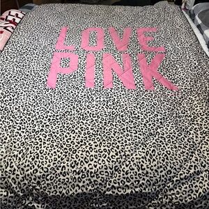 PINK RARE, VINTAGE COMFORTER